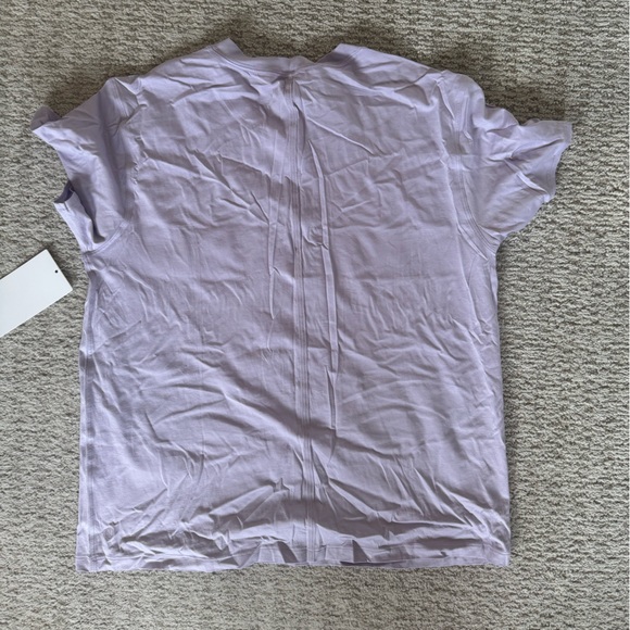 NWT Lululemon Lavender Crew Neck T-Shirt - Picture 3 of 3